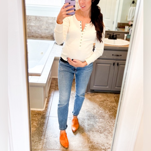 Lara Side Stretch Maternity Jeans - Picture 2 of 3